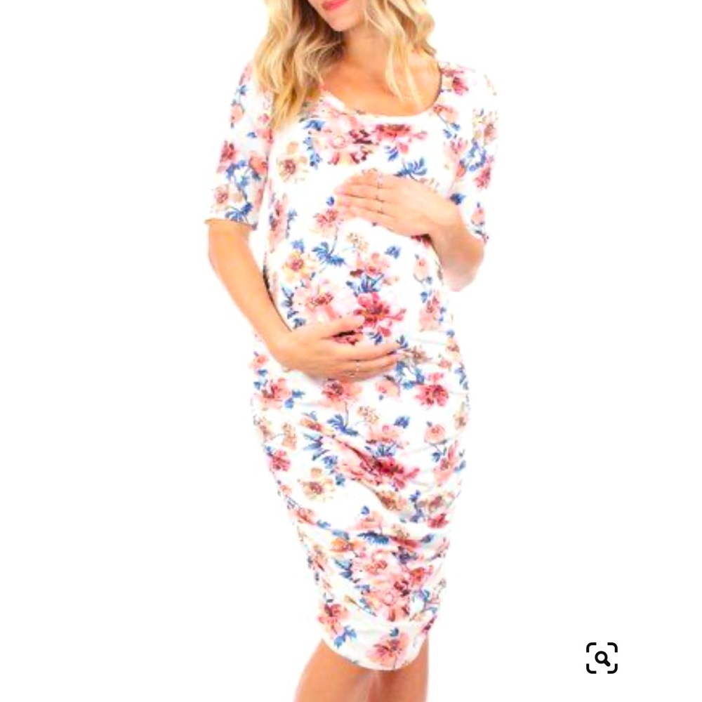 Beautiful, BodyCon Floral Ruched Maternity Dress - Size Large.